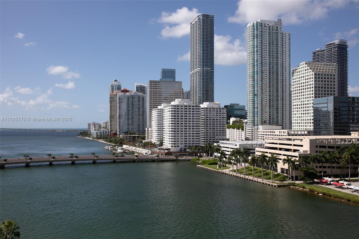 Foto principal - 801 Brickell Key Blvd