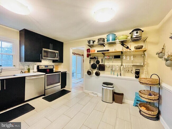 Foto del edificio - 3103 Titanic Dr