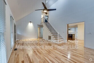 Building Photo - 221 Adams Ct