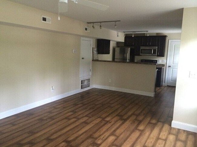 Foto del edificio - 1207 A Greenwood Ave