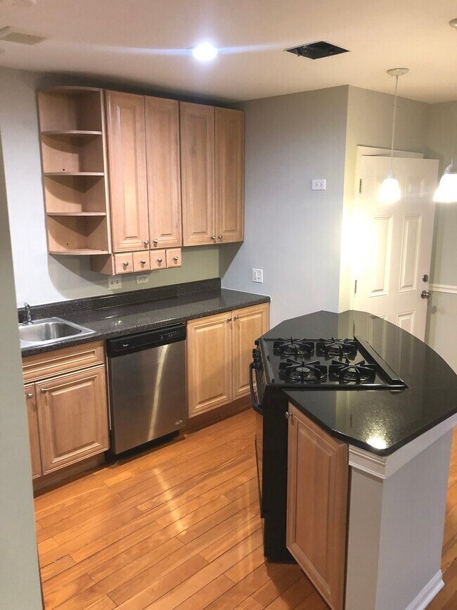 Foto del edificio - 955 N Ashland Ave