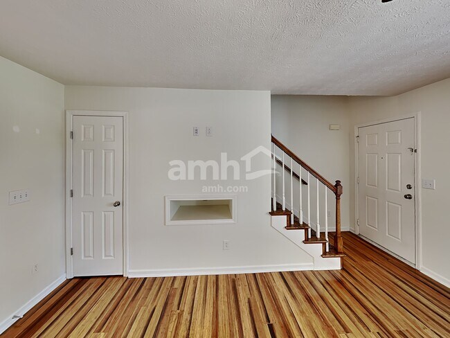 Foto del edificio - 2126 Burgess Ln