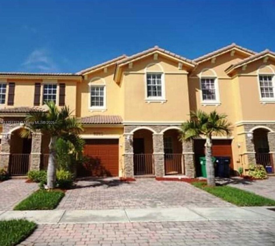 Foto principal - 9283 SW 219th St