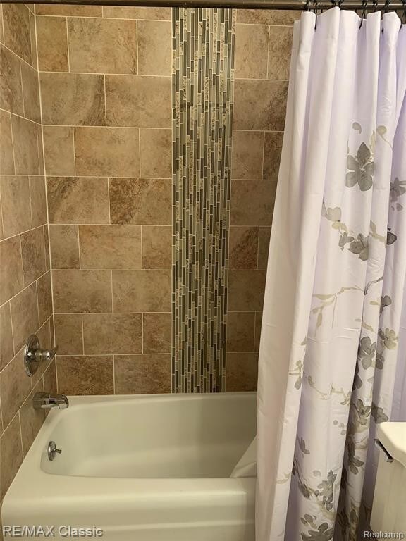 37370 Charter Oaks Blvd, Clinton Township, MI 48036 Condo for Rent in