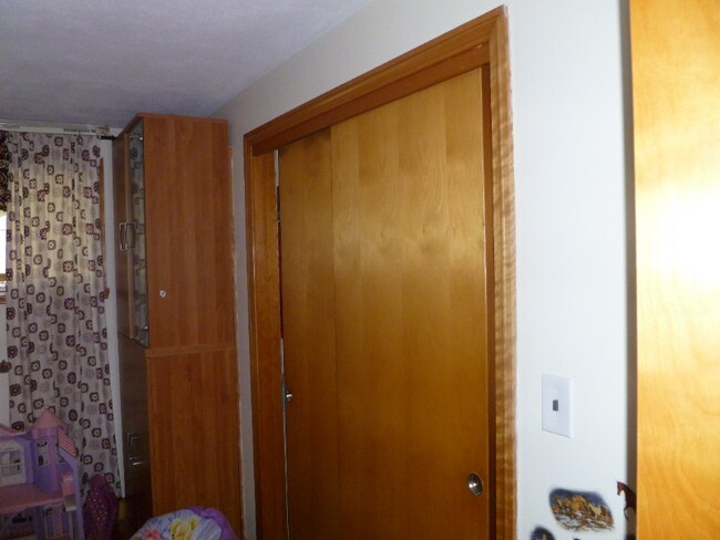 Building Photo - 39 Bencliffe Cir