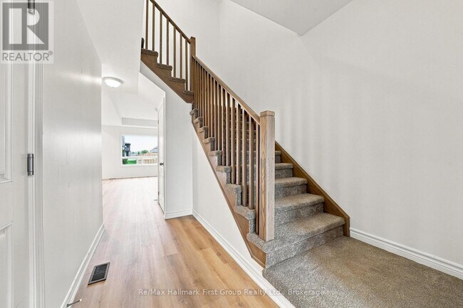 Building Photo - 14 Tolman St