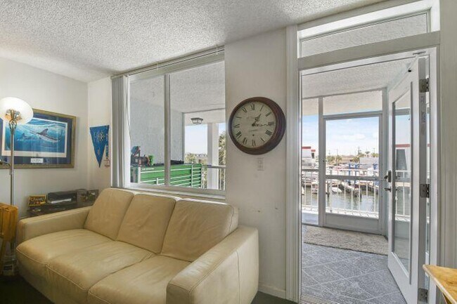 Foto del edificio - 108 Paradise Harbour Blvd