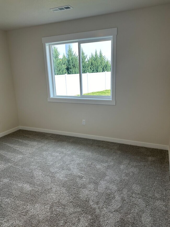 Foto del edificio - Alderbrook Homes, Newer Construction!