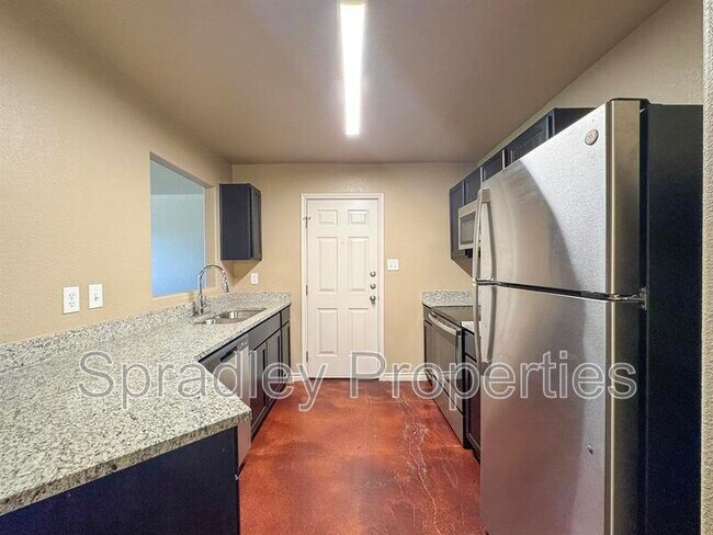 Foto del edificio - 1654 Sabine Rd