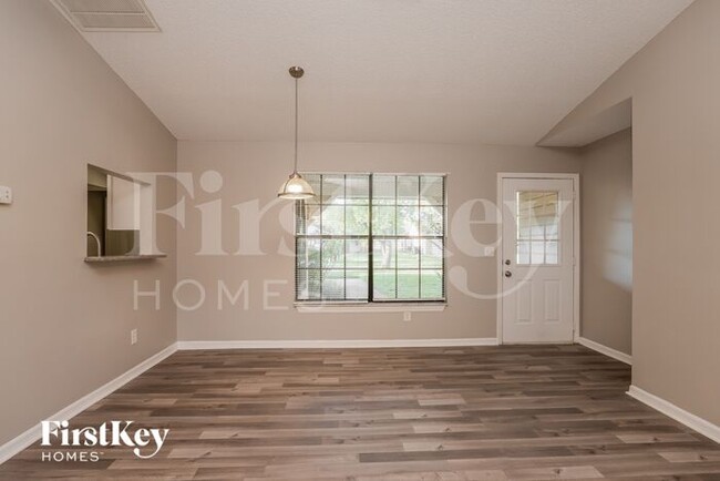 Foto del edificio - 10027 Chesterfield Ct