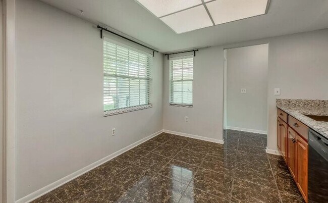 Building Photo - 10652 Wyndcliff Dr