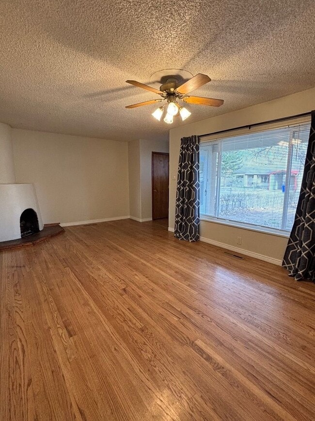 Foto del edificio - Ranch Style Home - 3 Bed 1 Bath  - MileStone Real Estate Services