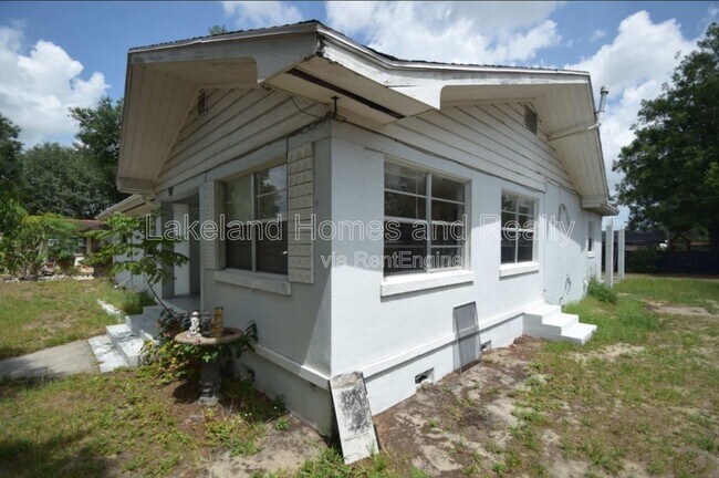Foto del edificio - 307 Steedly Ave