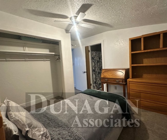 Building Photo - 2 Bedroom 1 bath home Fully Furnished