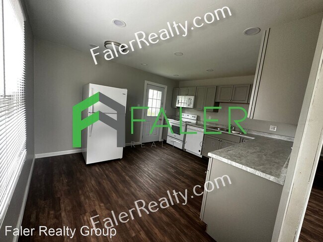 Building Photo - 3 br, 1 bath House - 498 Ridgebury Dr