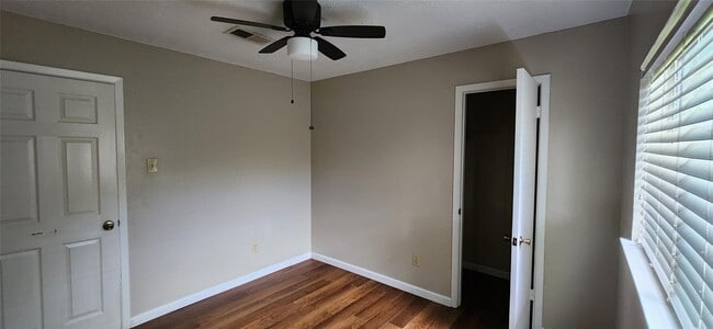 Building Photo - 11011 Crenchrus Ct