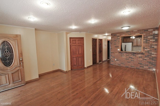 Building Photo - 2 br, 1.5 bath  - 1146 Hancock St