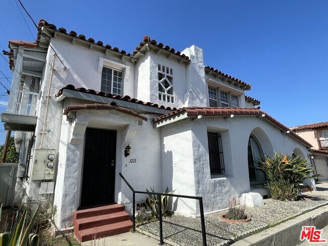 Building Photo - 3211 W 16th Pl