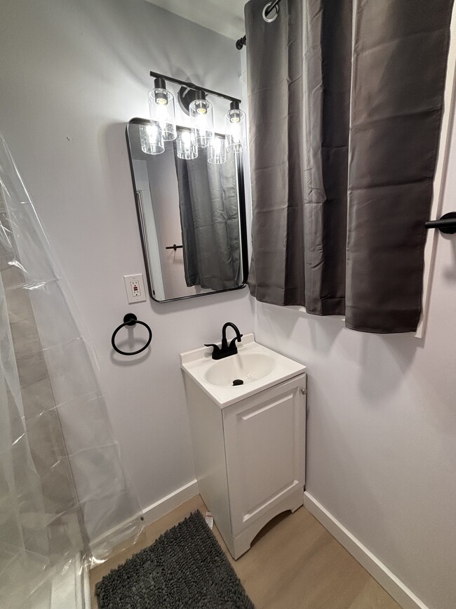 Building Photo - 114 Summit Ave