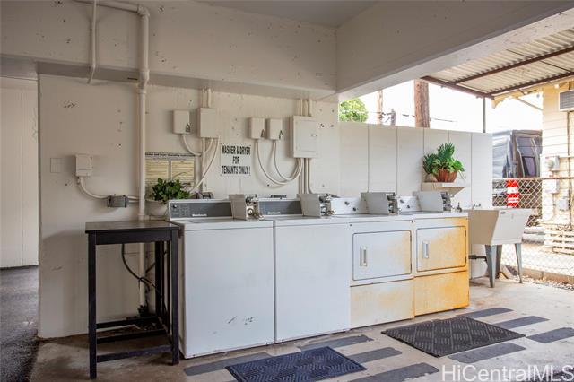 Building Photo - 727 Pumehana St