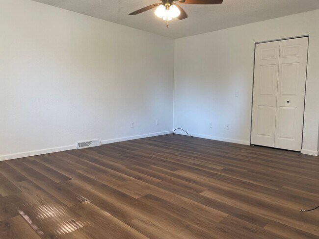Foto del edificio - Ranch-tastic Living: Rent this 'Chatham Ch...