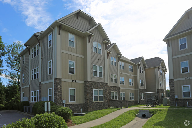 Foto del edificio - Greenway Commons Student Apartments