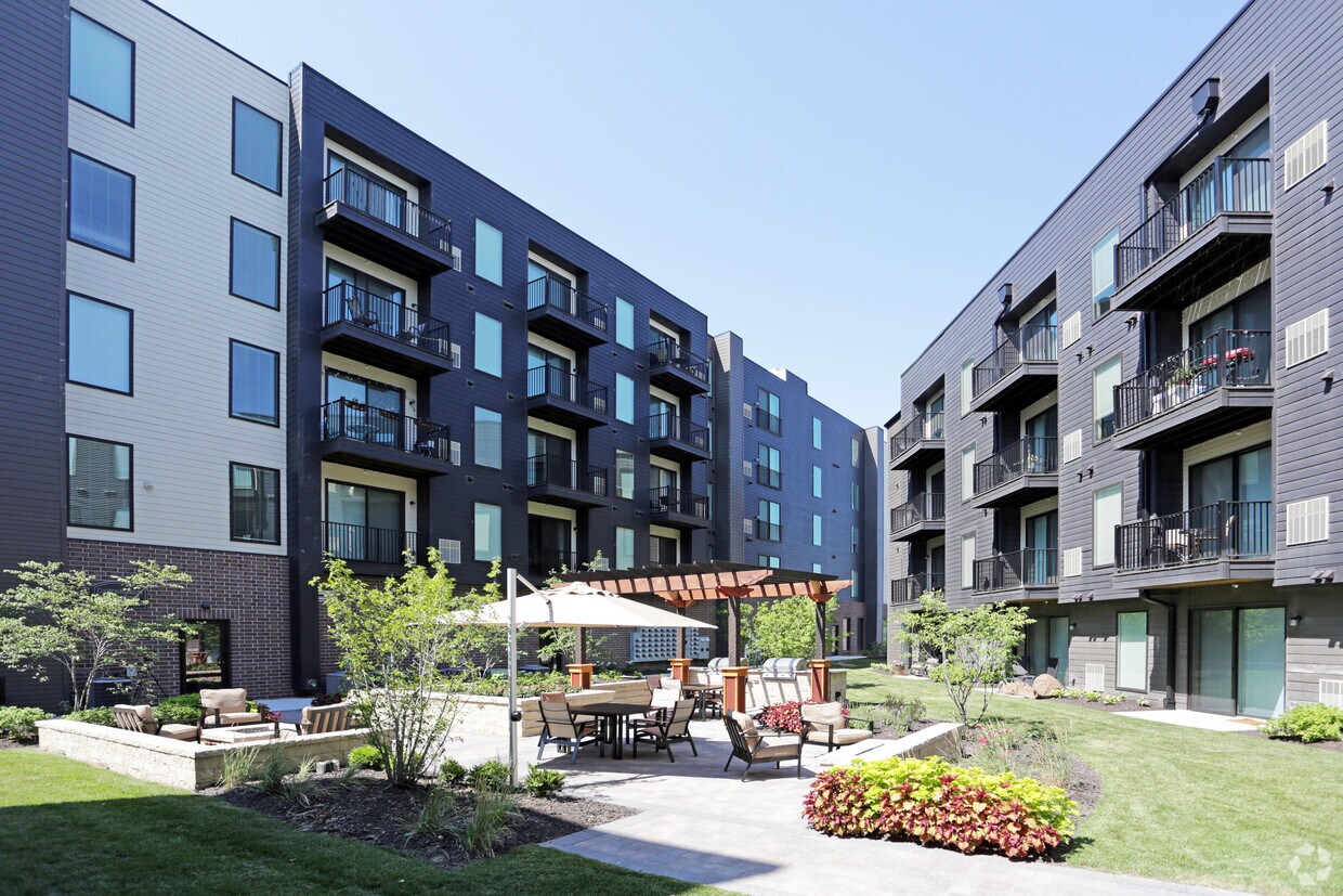 Triangle Apartments Apartments 3020 Leavenworth St Omaha, NE