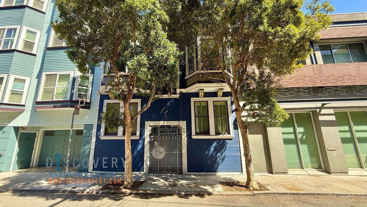 Foto principal - SOMA Top Floor Condominium for Immediate L...