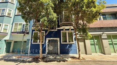 Building Photo - 39A Moss St