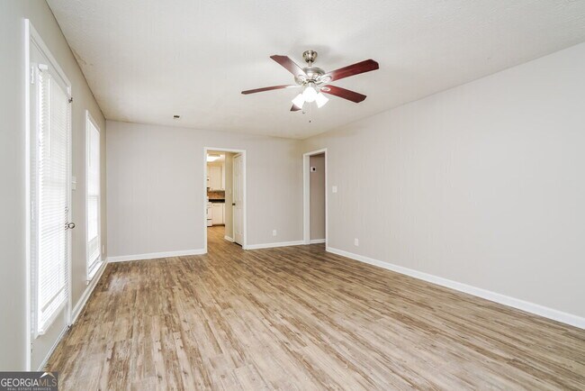 Building Photo - 100 Woodsong Dr
