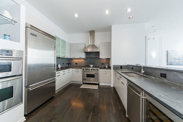 Building Photo - 500 W Superior St