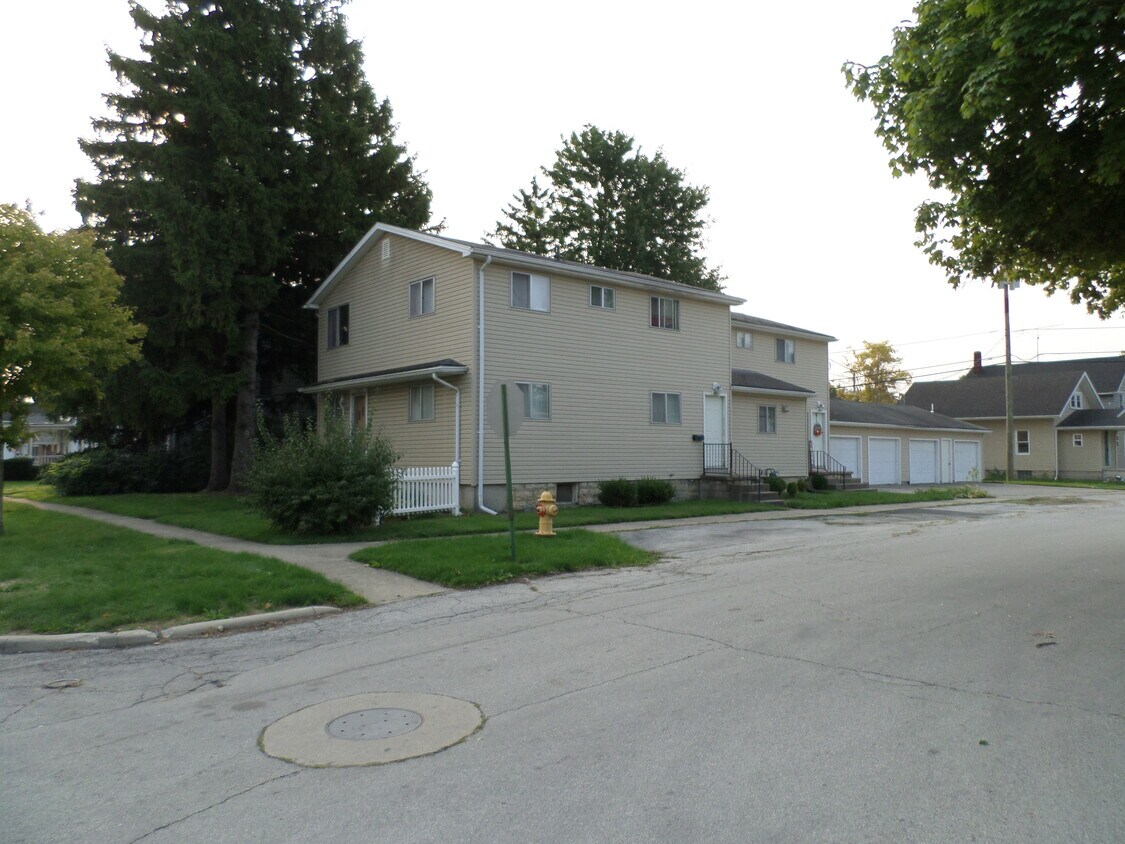 1425 Napoleon St, Fremont, OH 43420 Apartments in Fremont, OH