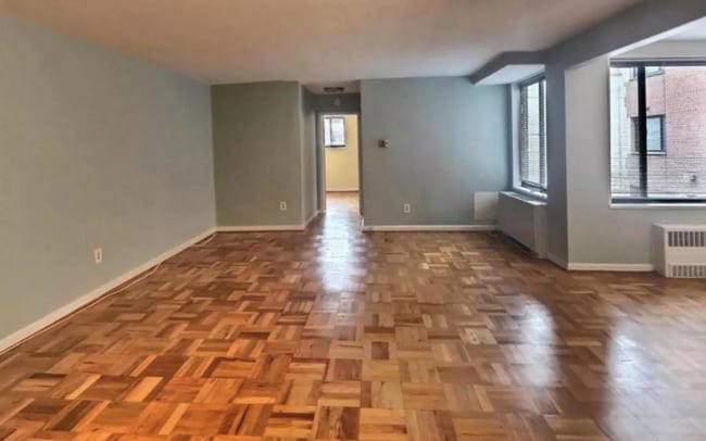 Living room - 5112 MacArthur Blvd NW