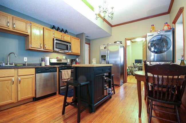 Foto del edificio - 1417 6th St NE