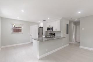 Foto del edificio - 465 Swain Blvd