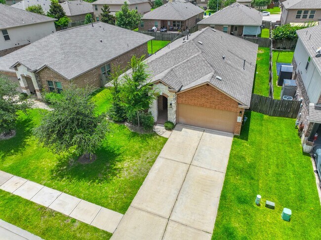 Building Photo - 138 Meadow Grove Dr
