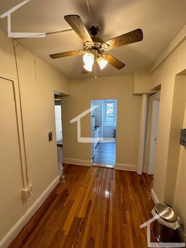 Foto del edificio - Gorgeous renovated studio with great location in Brighton available NOW!!