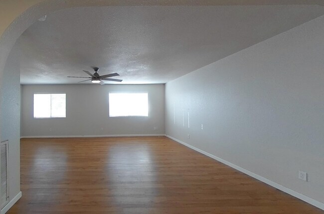 Foto del edificio - Available early June - Unfurnished Long Term