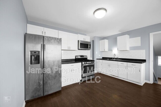 Building Photo - 22050 E Churchill Dr