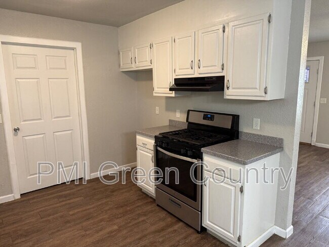 Foto del edificio - 28619 E 137th St S