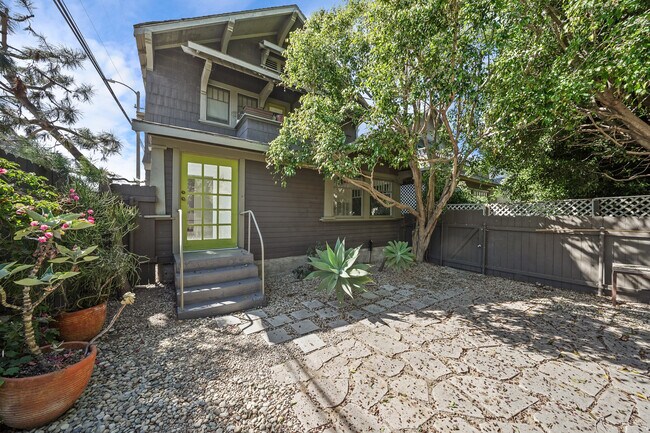 Building Photo - 50 Wavecrest Ave