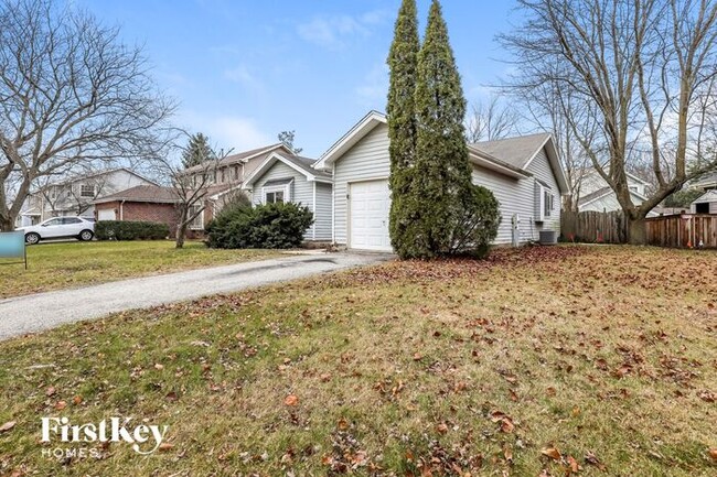 Building Photo - 1405 Middlebury Dr
