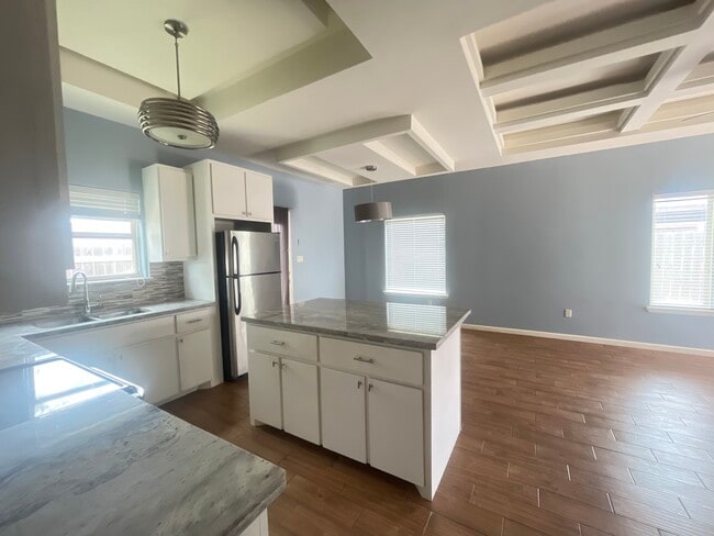 Building Photo - 202 Fig Dr