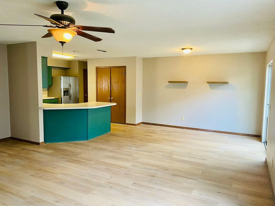 Foto del edificio - 1860/1862 Pine Valley Dr, Unit 1862