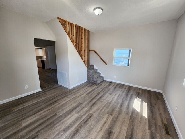 Foto del edificio - Spacious 3-Bedroom, 1-Bathroom Home AVAILABLE NOW!!