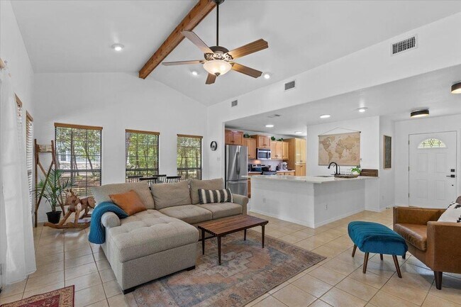 Foto del edificio - 120 Lake Point Way