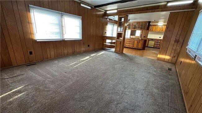 Building Photo - 564 Cadiz Rd