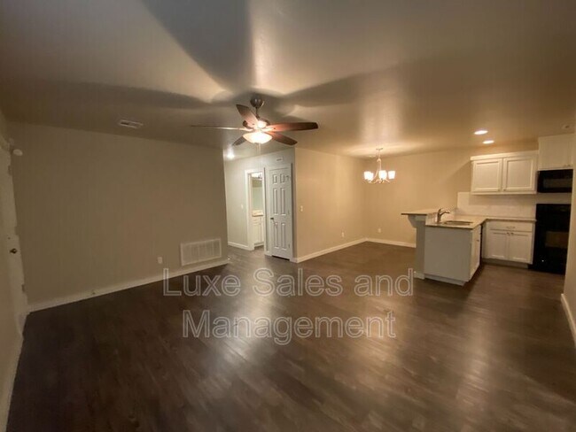 Foto del edificio - 739 SW 13th St