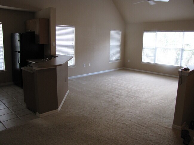 Foto del edificio - 5601 Rosehill Rd