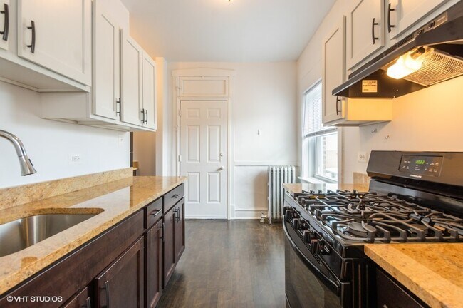Foto del edificio - 4422 N St Louis Ave